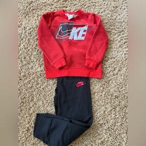 Nike joggers and sweatshirt boys size 7 large